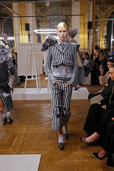 Look 15